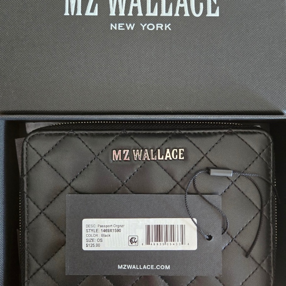 EUC MZ Wallace Passport Organizer